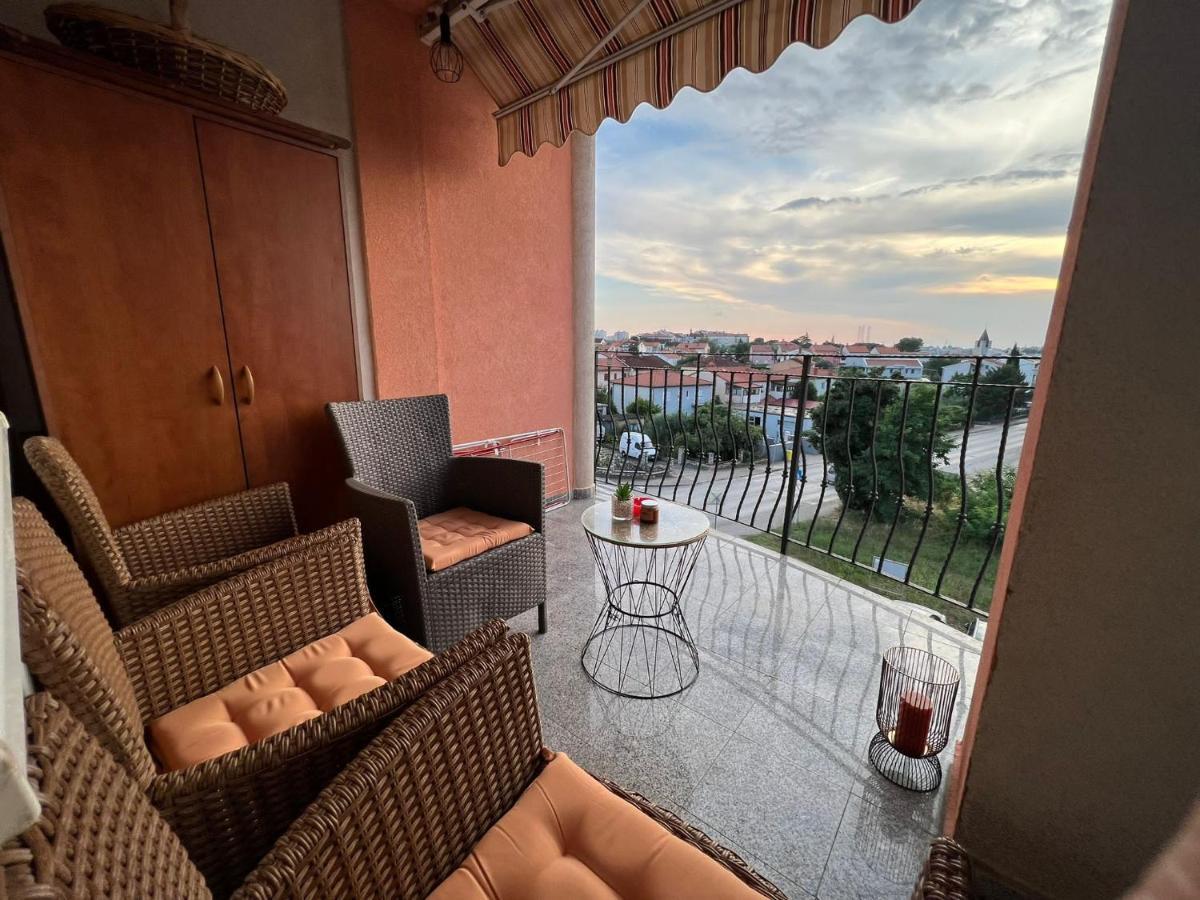 Lungo Mare With Terrace Pula